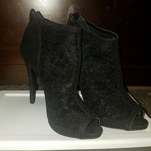Guess lace peep toe heels
